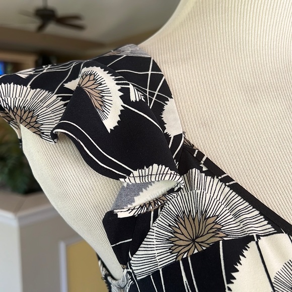 BCBGMAXAZRIA Dress Size Medium M Black Cream NWOT - Picture 3 of 11